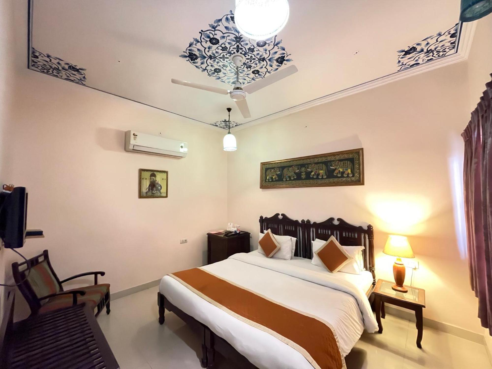 Suryaa Villa - A Boutique Heritage Hotel Dźajpur Pokój zdjęcie